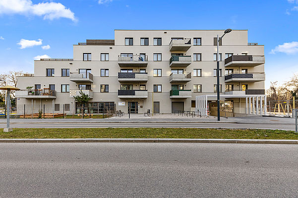 AmHirschfeld_AnsichtGerasdorferstrasse_c_PropertyFotos